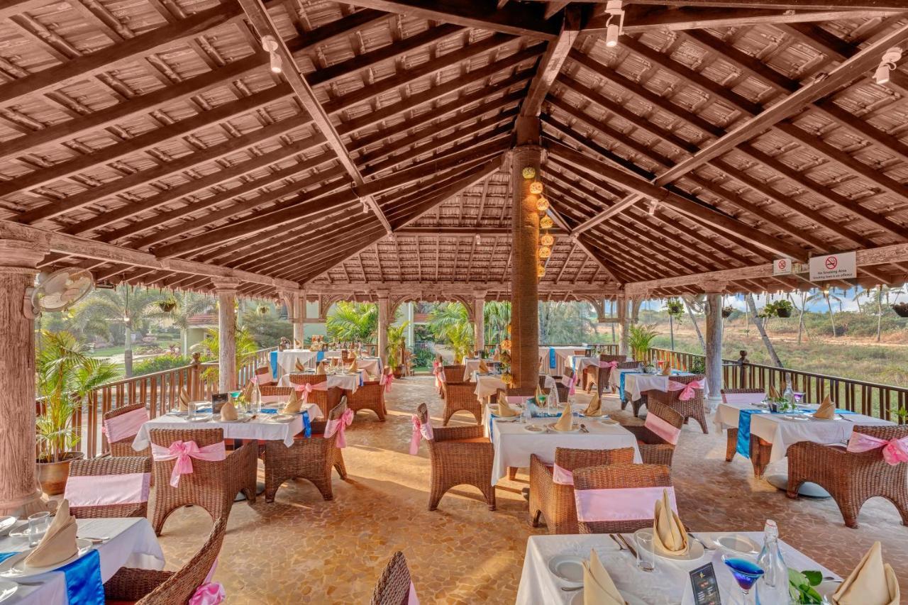Hotel Club Mahindra Acacia Palms Colva Esterno foto